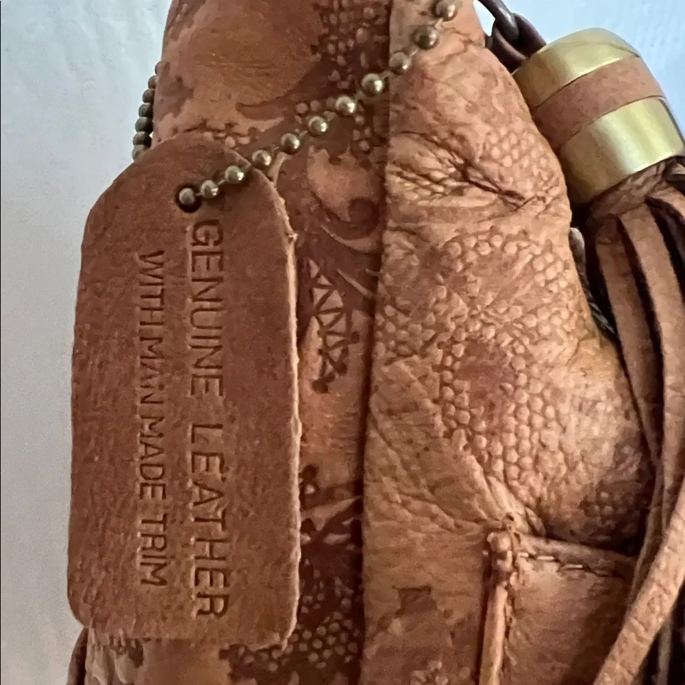 Cabin Creek Leather Handbag 👜 - Picture 3 of 7